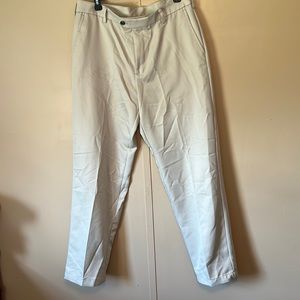 IZOD golf classic cream pants